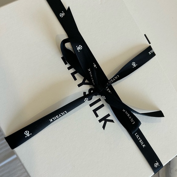 Lily Silk long sleeve Sweater in Tan ✨ - Picture 5 of 5